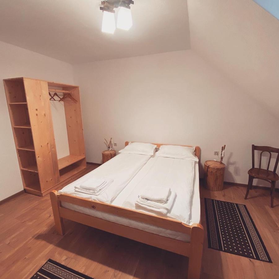 Famives Vendeghaz Bed and Breakfast Racul Eksteriør billede