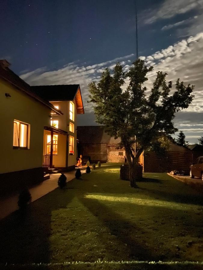 Famives Vendeghaz Bed and Breakfast Racul Eksteriør billede