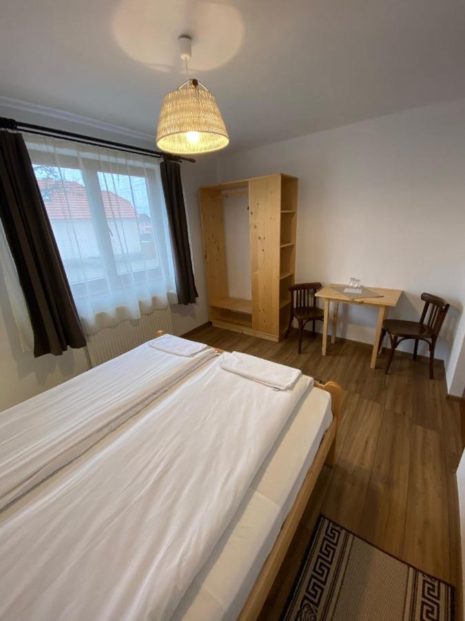 Famives Vendeghaz Bed and Breakfast Racul Eksteriør billede