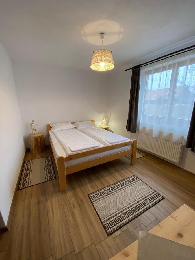 Famives Vendeghaz Bed and Breakfast Racul Eksteriør billede