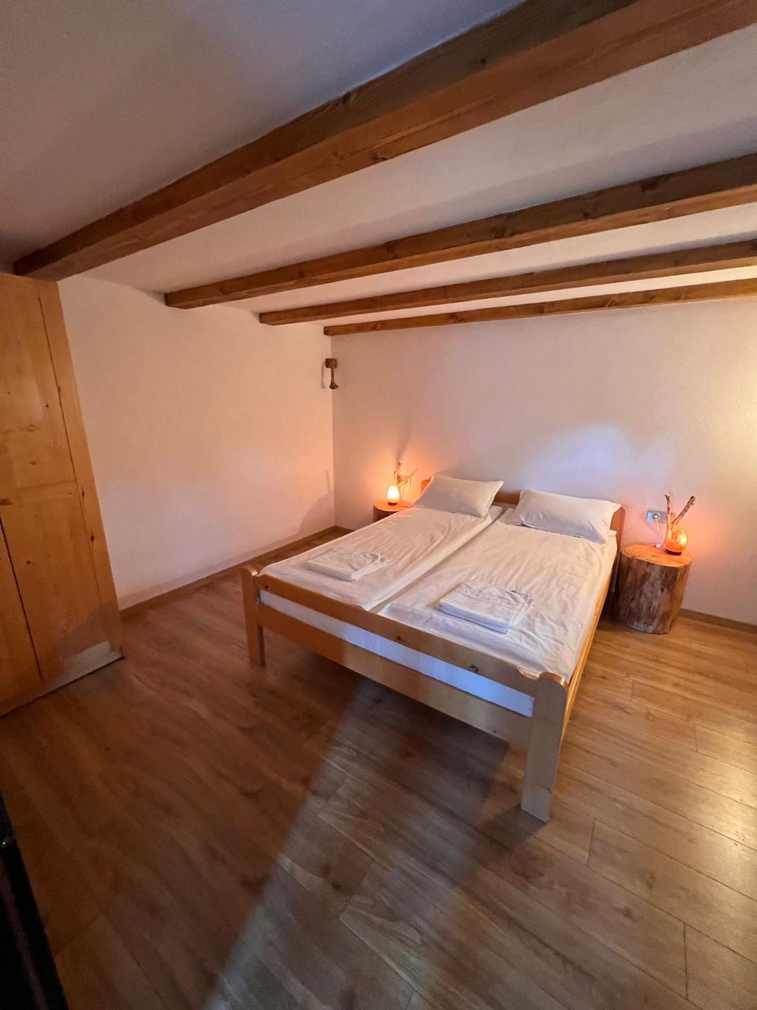 Famives Vendeghaz Bed and Breakfast Racul Eksteriør billede